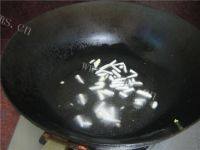 家常菜香菇炒西兰花做法图解6)