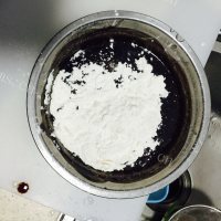 香甜的熔岩蛋糕做法图解12)