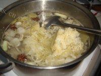 酸菜汆白肉自制做法图解7)