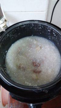 营养的山药排骨粥