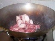 家常菜胡萝卜红烧肉做法图解2)