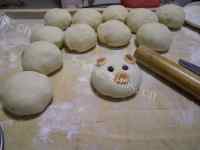 美味蜜豆小猪包做法图解7)