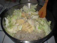 简易的冻豆腐炖白菜做法图解12)