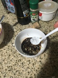 DIY凉拌皮蛋做法图解7)