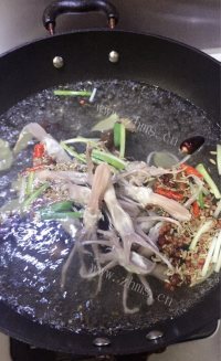 诱人的卤鸭舌做法图解4)