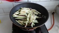 美味的酱茄条做法图解4)