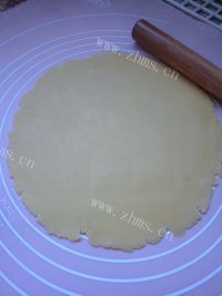 香气浓郁的焦糖苹果派做法图解9)