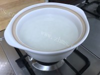 冰糖雪梨粥做法图解1)