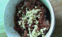 色香味俱全的青椒肉丝做法图解1)