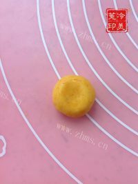 自制南瓜饼干做法图解17)