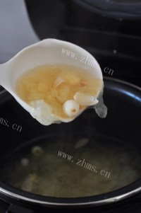 美味养颜银耳羹做法图解5)