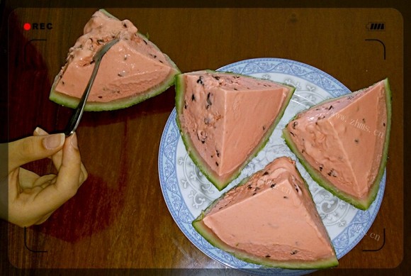 美味营养的西瓜冰淇淋