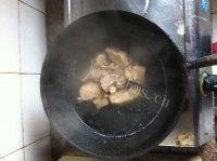 美味的薏米冬瓜排骨汤做法图解3)