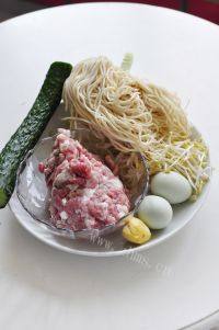 家常炸酱面做法图解1)
