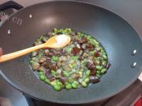 家常菜毛豆烧茄子做法图解6)