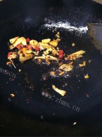 家常菜土豆回锅肉做法图解8)