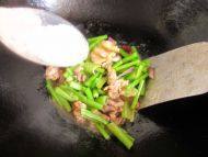 家常菜芹菜小炒肉