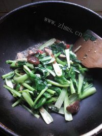 家常菜香菇炒油菜做法图解6)