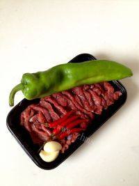 家常菜小炒黄牛肉做法图解1)