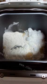 美味的抹茶蛋糕卷面包做法图解25)