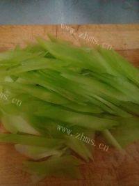 家常菜肉片炒莴笋做法图解1)