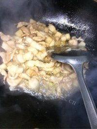 家常菜角瓜炒肉做法图解4)
