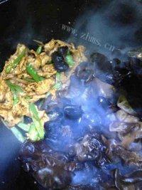 味道不错的木耳炒肉