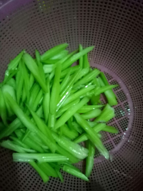 芹菜炒鱿鱼
