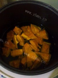 质嫩爽口的南瓜小米粥做法图解4)