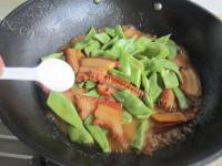家常扁豆烧肉做法图解11)