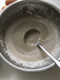 香气浓郁的烫蛋皮做法图解2)