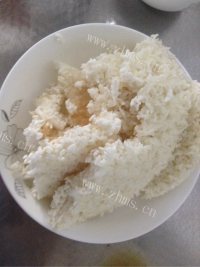 美味的菠萝饭做法图解5)