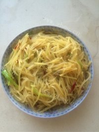 咸甜适中的青椒土豆丝做法图解6)