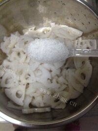 咸甜适中的凉拌藕片做法图解7)