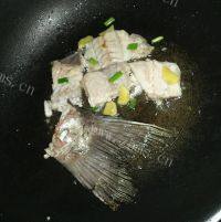 下饭的酸菜鱼做法图解9)