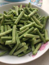 营养丰富的豆角烧茄子做法图解2)