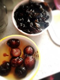 色泽鲜亮的香菇蒸鸡做法图解1)