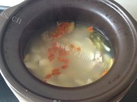 营养淮山炖鸡汤做法图解9)
