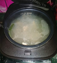 好吃的冬瓜海带排骨汤做法图解5)