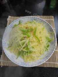 香喷喷的青椒土豆丝
