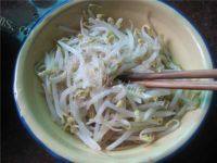 家常菜凉拌豆芽做法图解8)