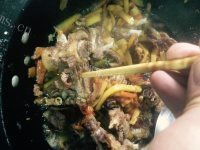 美味的新疆抓饭做法图解13)