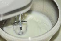 十分诱人的轻乳酪蛋糕做法图解7)