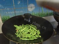 家常菜清炒四季豆做法图解6)