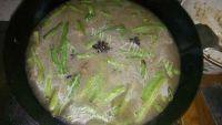 回味无穷的排骨豆角焖面做法图解3)