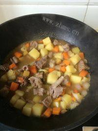 家常菜咖喱土豆牛肉做法图解13)