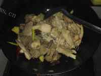 DIY鸡肉炖土豆做法图解8)