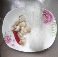 清脆爽口的蒜蓉粉丝蒸扇贝做法图解2)