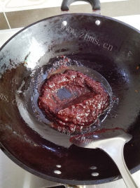 美味的卤牛肉酱拌面做法图解6)