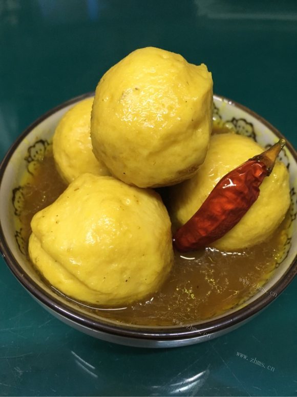 独特的咖喱鱼蛋